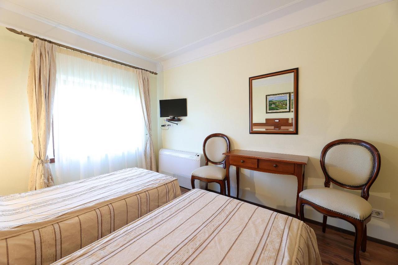 B & B Casa Rustica Dva Baladura Rooms Kanfanar Exteriör bild